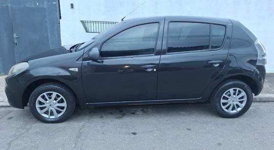 RENAULT SANDERO 1.0 EXPRESSION 16V FLEX 4P MANUAL RENAULT SANDERO 1.0 EXPRESSION 16V FLEX 4P MANUAL